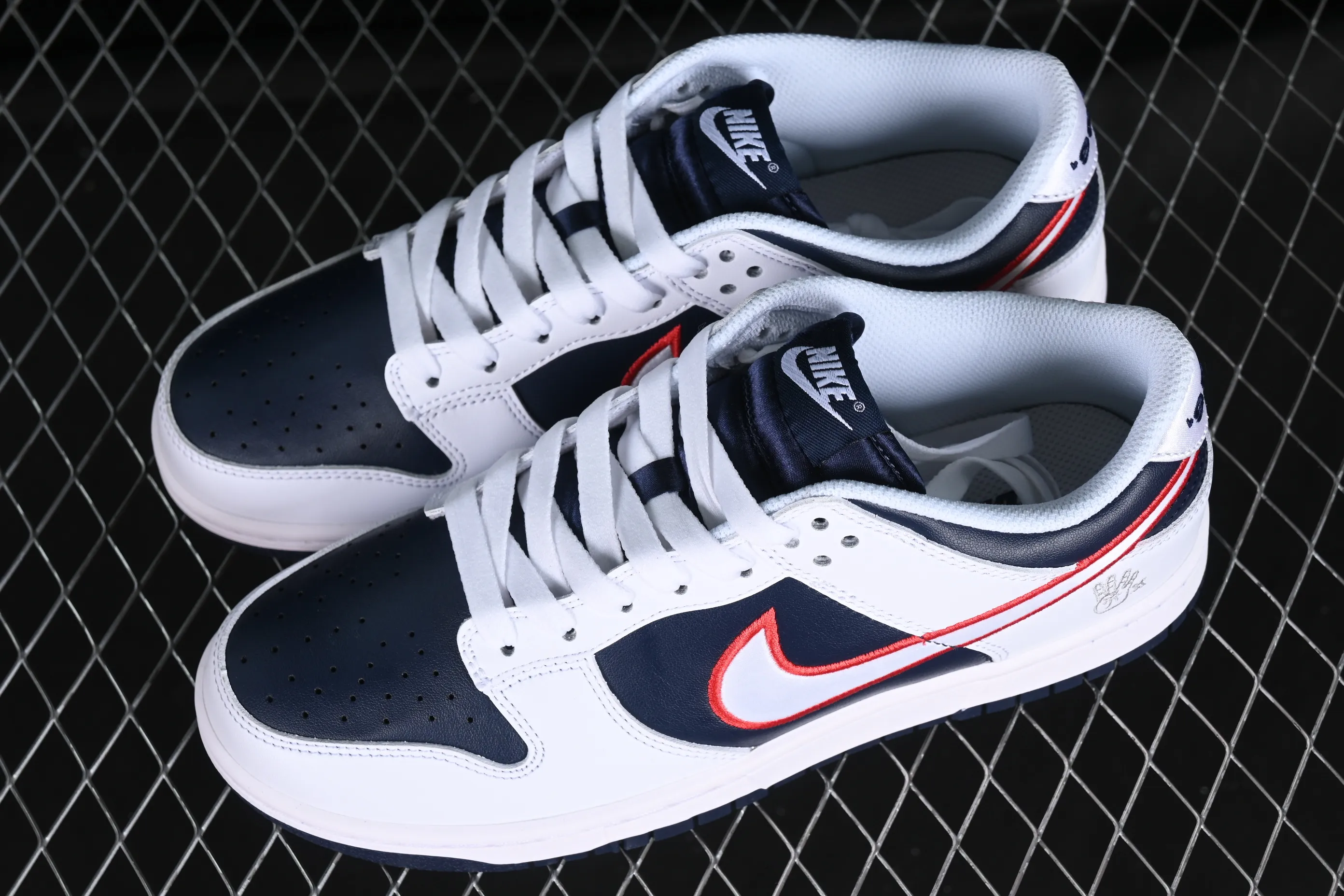 All categories Nk SB Dunk series Nk SB Dunk Low low-top sneakers K version Nk Dunk Low "Houston Comets Four-Peat" Four-time champion SB low-top casual sneakers DZ2780-100